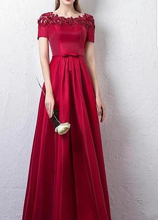 Випускна сукня