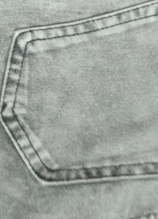 Джинсові лосвни..дуже тянуться.