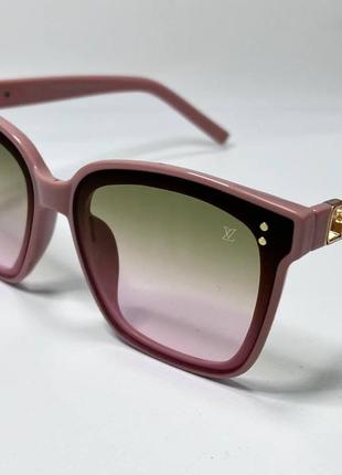 Очки солнцезащитные женские с яркими линзами в розовой пластиковой легкой оправе5 фото
