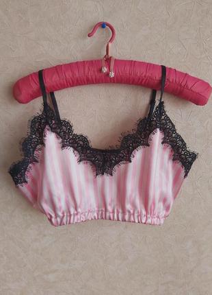 Атласний топ