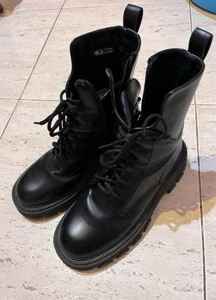 Ботинки, сапоги 38 размер, качественная экокожа1 фото