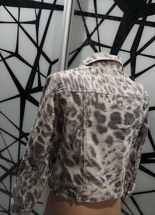 Укороченная джинсовая куртка, жакет seven sisters пепельный леопард xl4 фото
