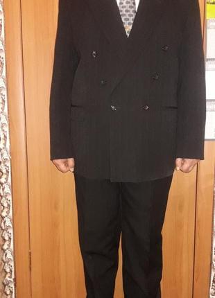 Костюм