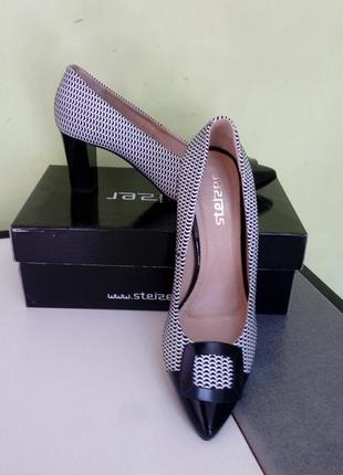 Туфли классические. кожа гусиная лапка