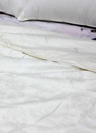 Одеяло с шелковым волокном 2,5 кг200*230 фирма kunmeng