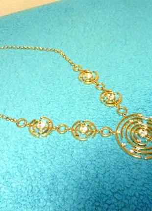 Новый набор золотистый ожерелье-колье и серьги-пусеты под золото6 фото