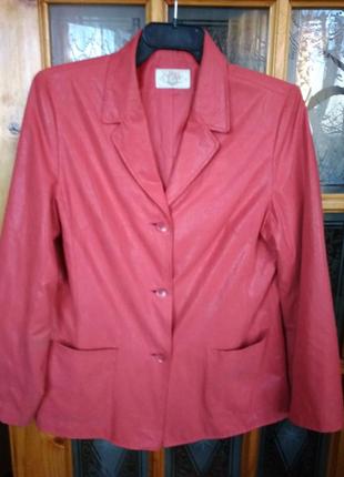 Курточка-піджак.