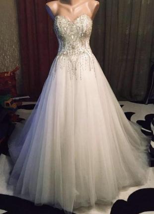 Изысканное свадебное платье2 фото