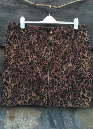 Вельветовая юбка с леопардовым принтом на молнии