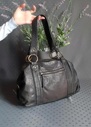 Кожаная красивая черная сумка фирмы dorothy perkins2 фото