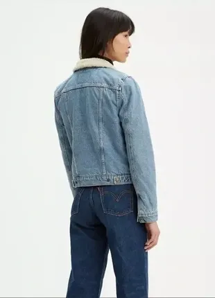 Стильна жіноча шерпа levis оригінал, шерпа levis, утеплена джинсова куртка levis, джинсова шерпа2 фото