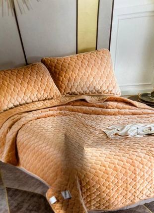 Велюровое покрывало с наволочками