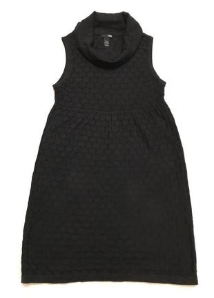 Чёрное трикотажное платье без рукавов