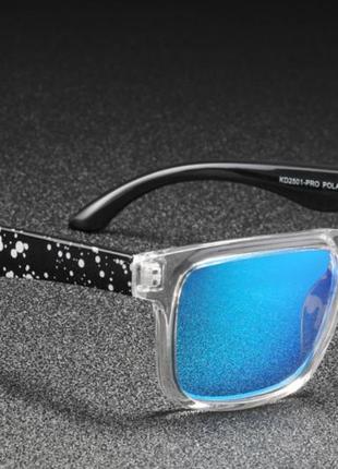 Солнцезащитные очки голубые, глянцевые, унисекс в пластиковой оправе