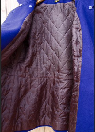 Синее кашемировое утепленное двубортное пальто c золотыми пуговицами3 фото