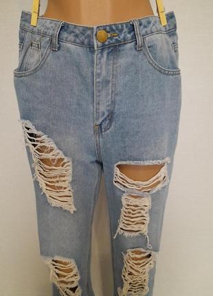 Стильные мом джинсы с дырками бойфренд2 фото