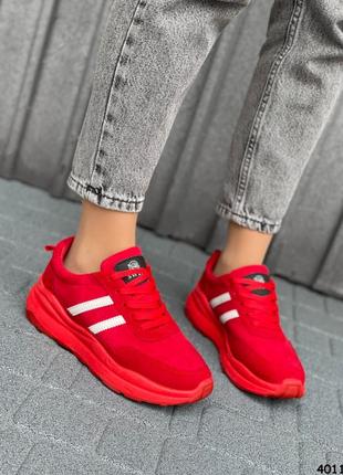 Кросівки жіночі червоні