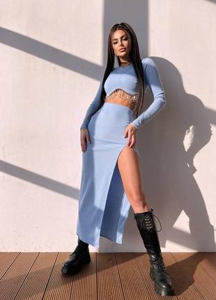 Комплект в рубчик топ с бахромой + юбка с разрезом