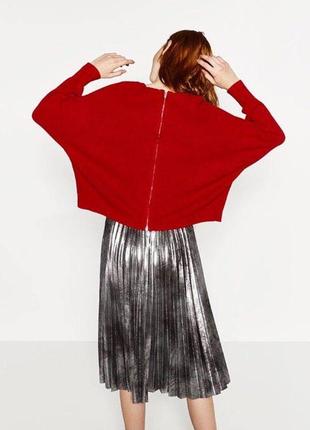 Zara красный джемпер укороченный широкий  с молнией на спине в рубаки2 фото