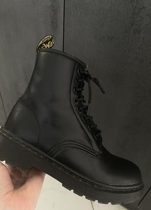 Женские ботинки