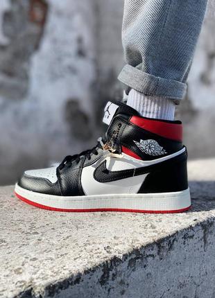 Кроссовки nike air jordan 1 retro high black white red