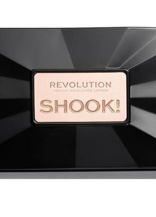 Палетка хайлайтеров для лица makeup revolution shook highlighter palette