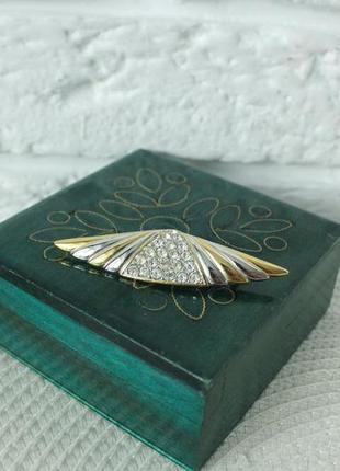 Симпатична брошка