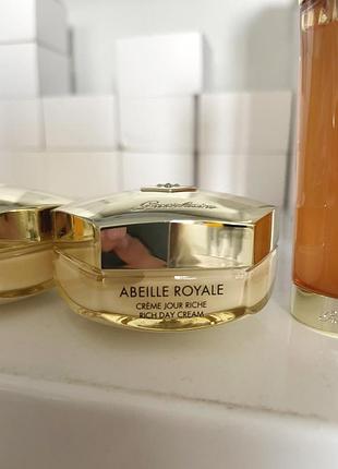 Насичений денний крем guerlain abeille royale rich day cream1 фото