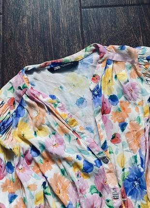 Очень красивая цветочная блуза с роскошными пуговицами5 фото
