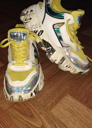 Кросівки для дівчинки літо