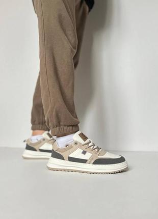 Кроссовки на весну