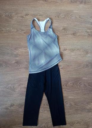 Спортивна футболка