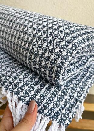 Пледы хлопковые с узором и кисточками очень качественные и теплые