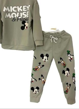 Костюм