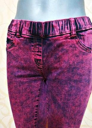 Яркого дизайна стрейчевые джинсы скинны известного немецкого бренда s.oliver.4 фото