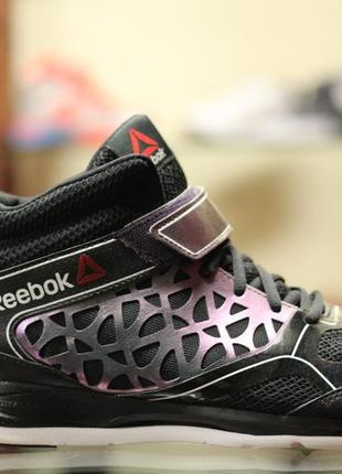 Жіночі спортивні кросівки для активного спорту танців reebok studio the pump