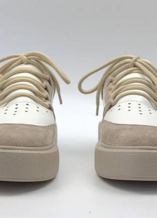 Легкие бежевые, белые кроссовки кожаные кеды женская весенняя обувь.2 фото