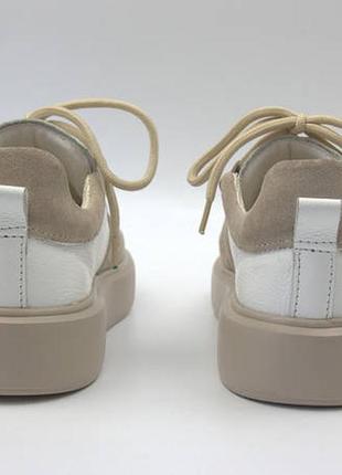 Легкие бежевые, белые кроссовки кожаные кеды женская весенняя обувь.4 фото