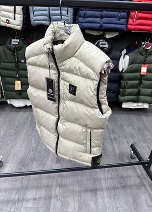 Весення стёганная бежевая жилетка безрукавка stone island весняна бежева жилетка stone island2 фото