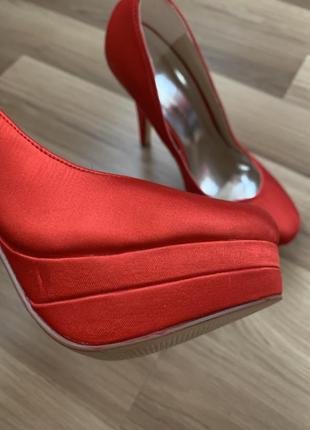 Туфли женские красного цвета5 фото