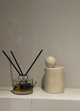 Стильна скульптурна свічка ручної роботи1 фото