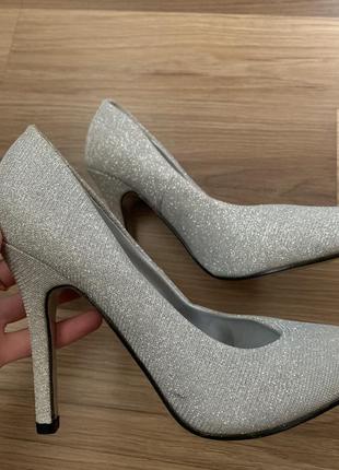 Туфли женские, серебристого цвета7 фото
