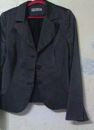 Костюм (піджак, штани, спідниця)