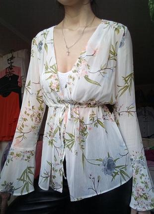Ніжна блуза у квітковий принт, блузка на зав'язці з гарними рукавами, кофточка, накидка, кофтинка