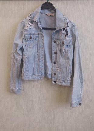 Піджак джинсовий рваний