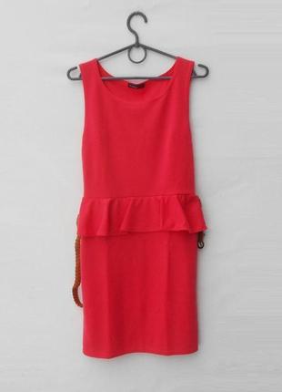 Платье мини по фигурке из плотного трикотажа с баской prodigy red1 фото