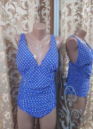 Суцільний купальник жіночий.