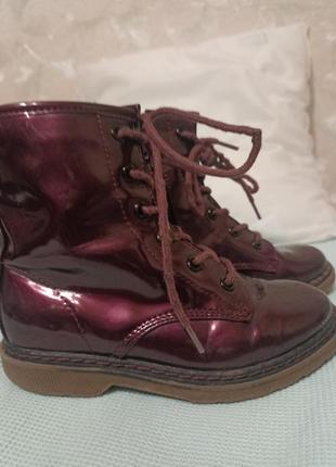 Ботинки на девочку 28 г.