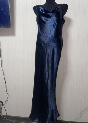 Синее сатиновое атласное миди макси платье с голой спинкой3 фото