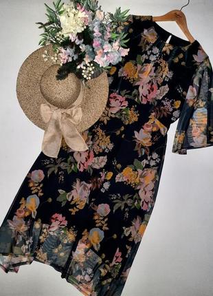 Фантастична  сукня  міді у квітковий принт